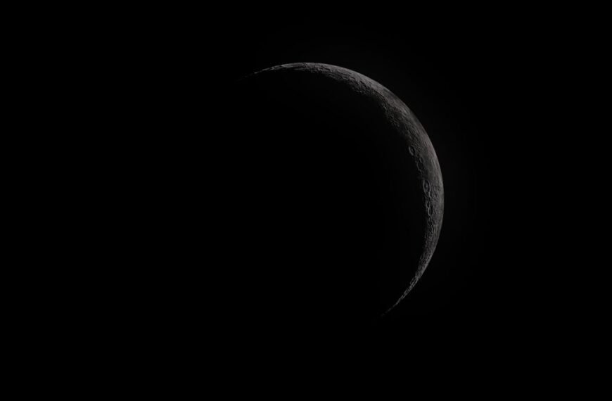 There’s Only One Black Moon In 2025 And It’s Happening This Month