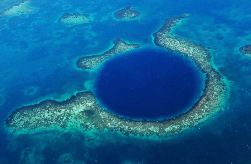 Wondrous And Worrying Sights: What Explorers Discovered At The Bottom Of The Great Blue Hole