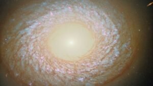 Meet The “Flocculent Spiral” – A Puzzling Galaxy&hellip;