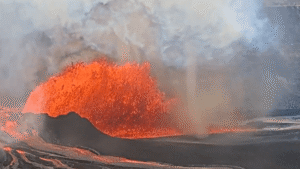 “Volnado” Dances Around Spectacular Lava Fountain In Kīlauea&hellip;