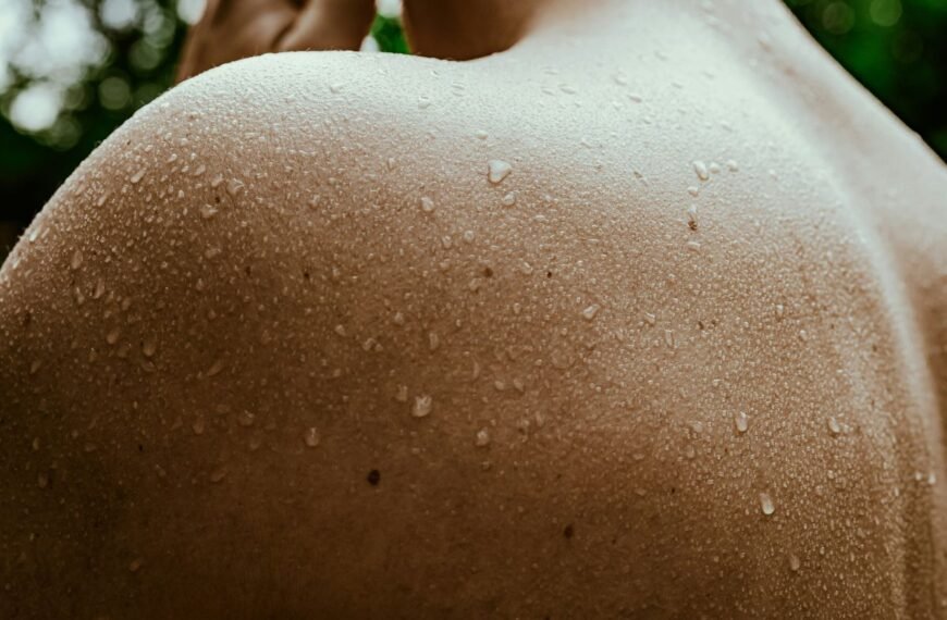 Testosterone And Body Odor May Quietly Influence How People Perceive The Social Status Of Men