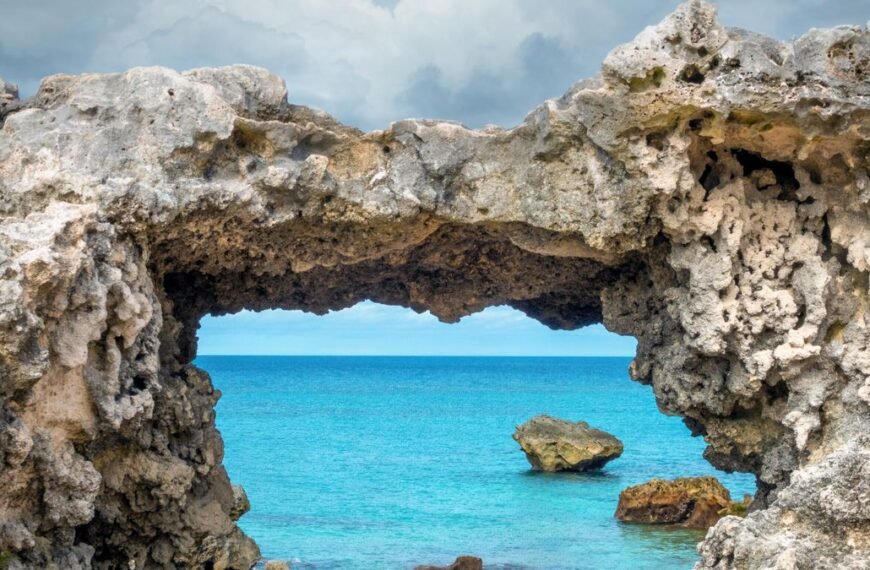 Bermuda Sits On A Strange, 20-Kilometer-Thick Structure That’s Like No Other In The World